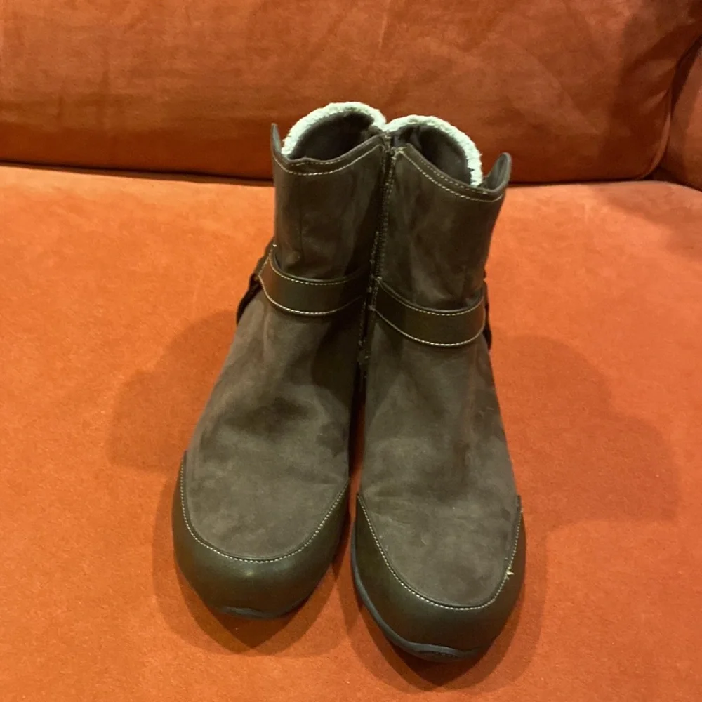 Naturalizer ankle brown leather boots 🥾 size 9